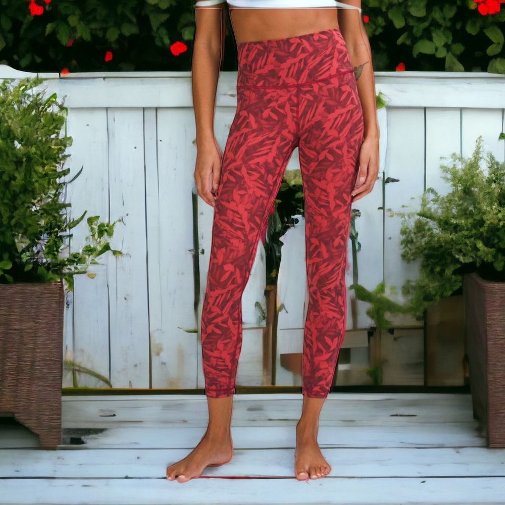NWT Lululemon Wunder Under 25" Luxtreme in Spray Leaf Fireside Red Multi Sz 10